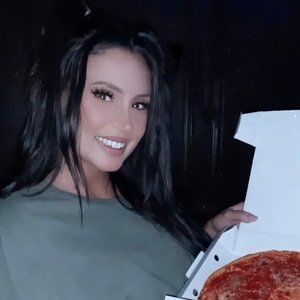 Meet your Posher, Marissa